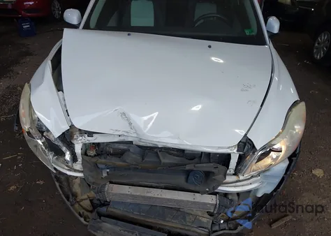 2011 Volvo C30 T5/T5 R-Design из США, поврежденный, VIN YV1672MK8B2195862